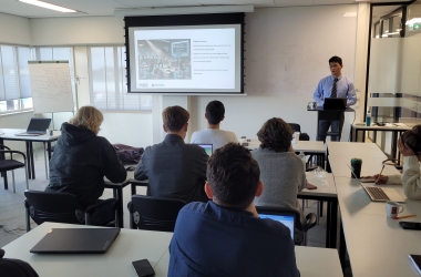 Jian Liu Explores Entrepreneurial Team Resilience in Recent Guest Lecture Jian Liu Explores Entrepreneurial Team Resilience in Recent Guest Lecture