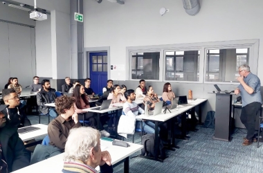 Sustainability in Focus: Guest Lecture Discusses Renewable Energy Transition 
